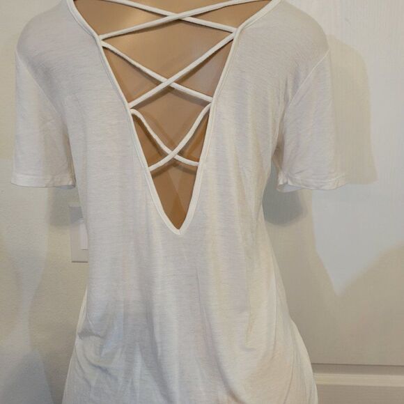 BRAND NEW CHARLOTTE RUSSE OPEN BACK  DESIGN WOMEN"S T-SHIRT - Picture 9 of 14